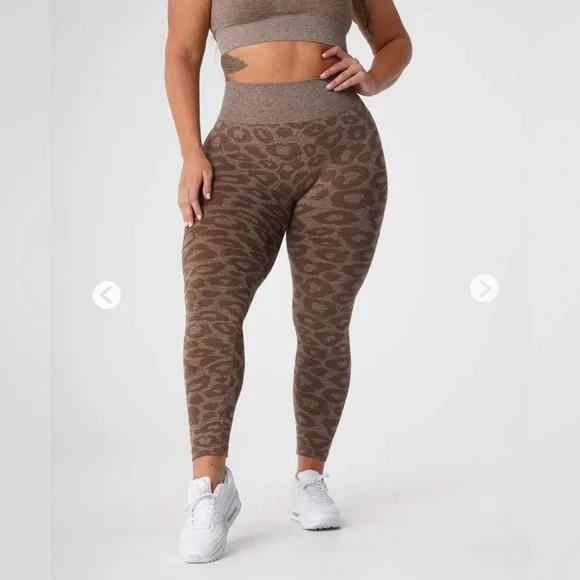 Mocha Leopard Seamless Leggings, size L - Picture 2 of 10